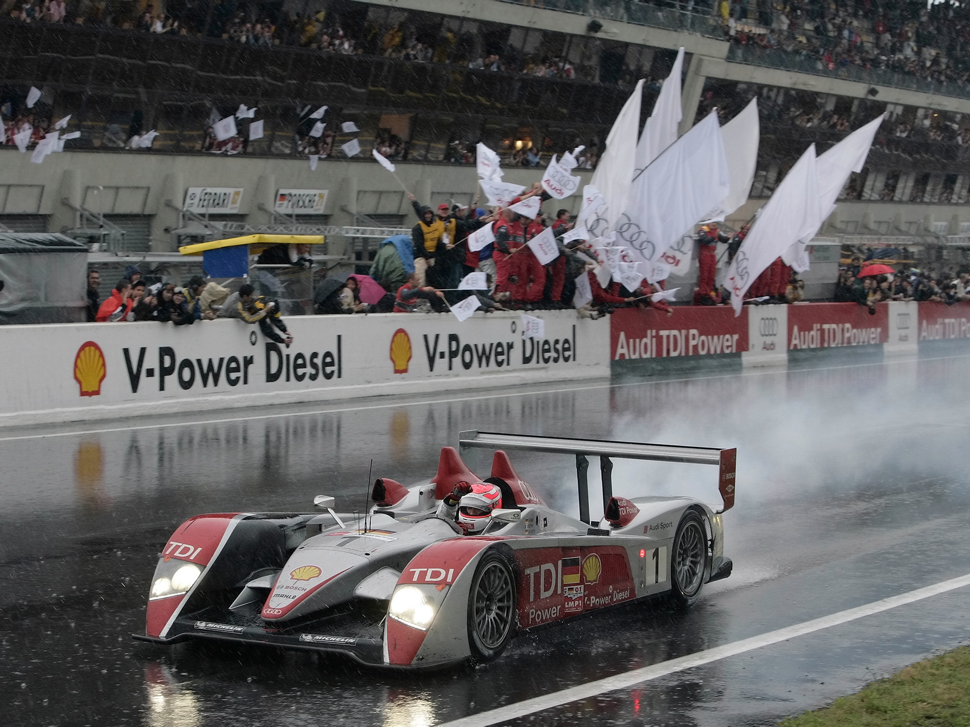 Audi-R10-TDI-Le-Mans-07-012.jpg