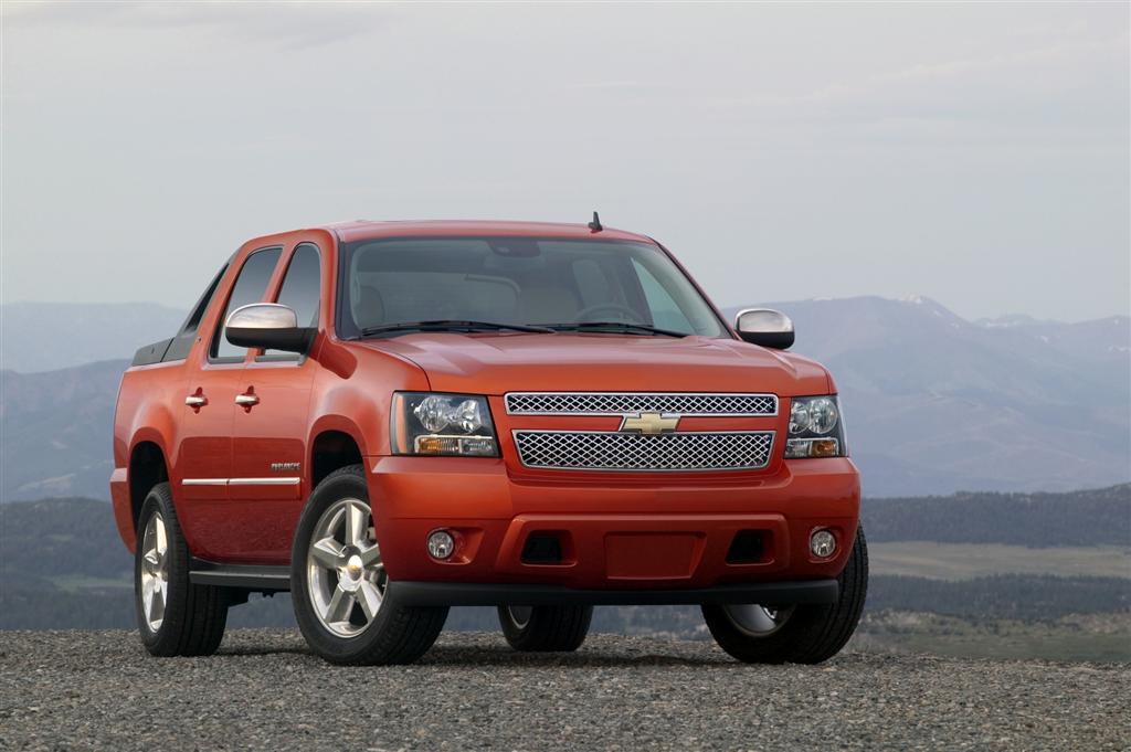 2011-Chevrolet-Avalanche-Truck-Image-01-1024.jpg
