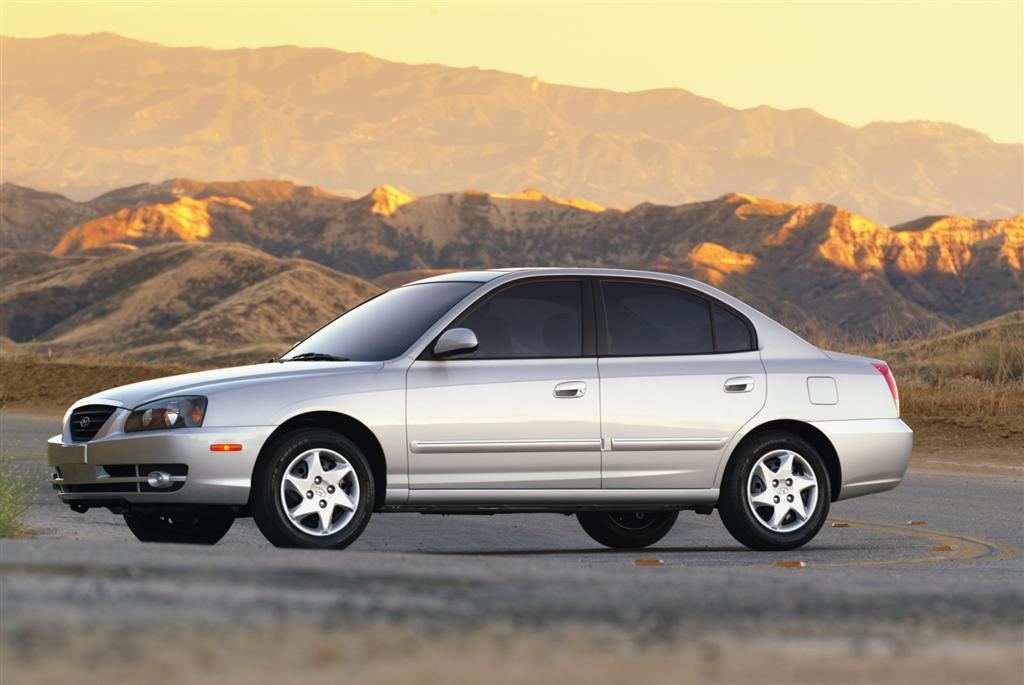 2005 Hyundai Elantra Pictures, History, Value, Research