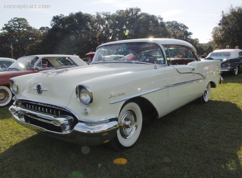 What are some distinct features of the Oldsmobile 98?
