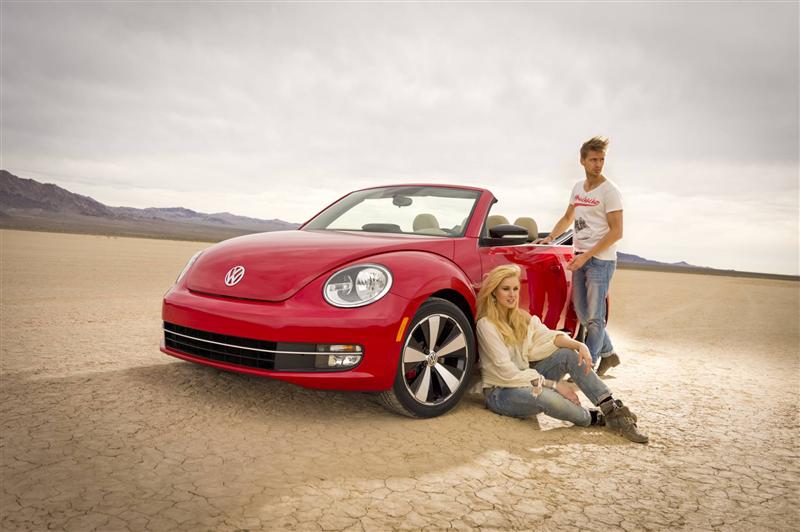 2013 Volkswagen Beetle Convertible Image