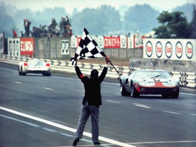1969-24-hours-lemans-race-0046-400.jpg