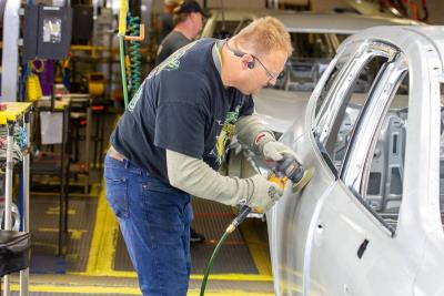 GM To Add More Than 1,200 Jobs At Lansing Area Assembly Plants