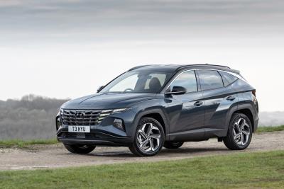 Hyundai offers new TUCSON Hybrid customers complimentary upgrade worth £2,200