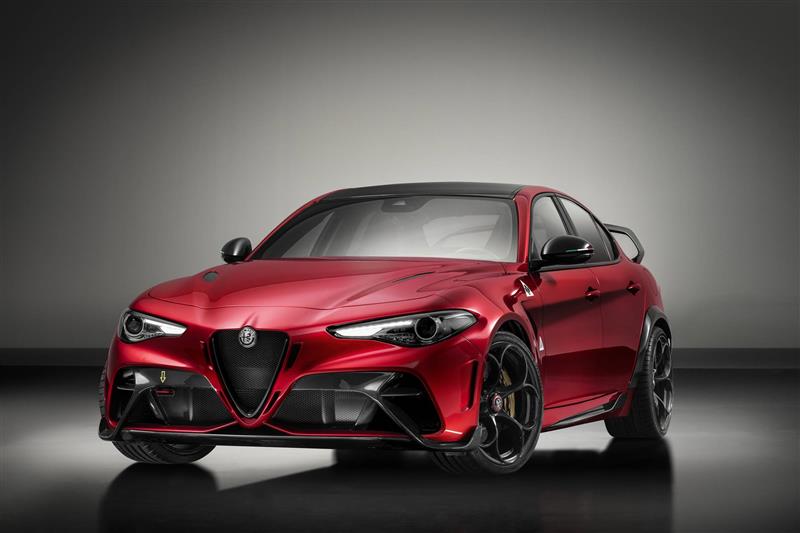 2021 Alfa Romeo Giulia GTAm exterior & interior details (beautiful