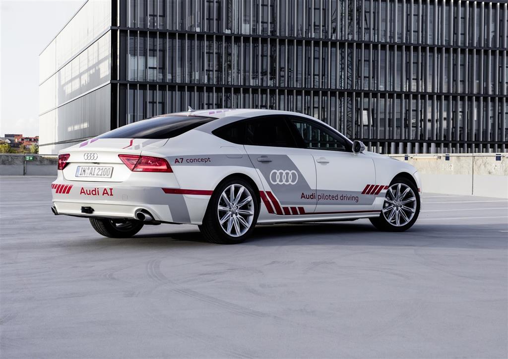2016 Audi A7 Piloted Driving Concept