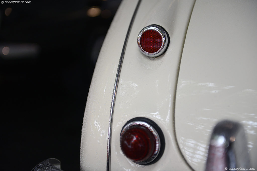 1963 Austin-Healey 3000 MKII BJ7 background image