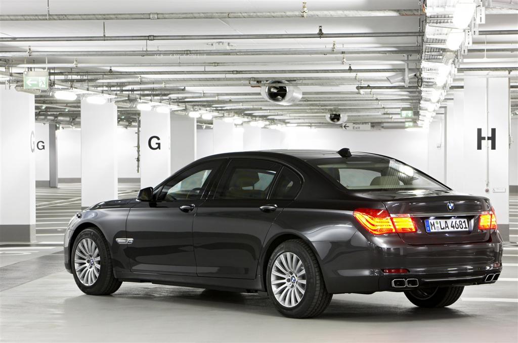 2011 BMW 7 Series Image. Photo 63 of 78