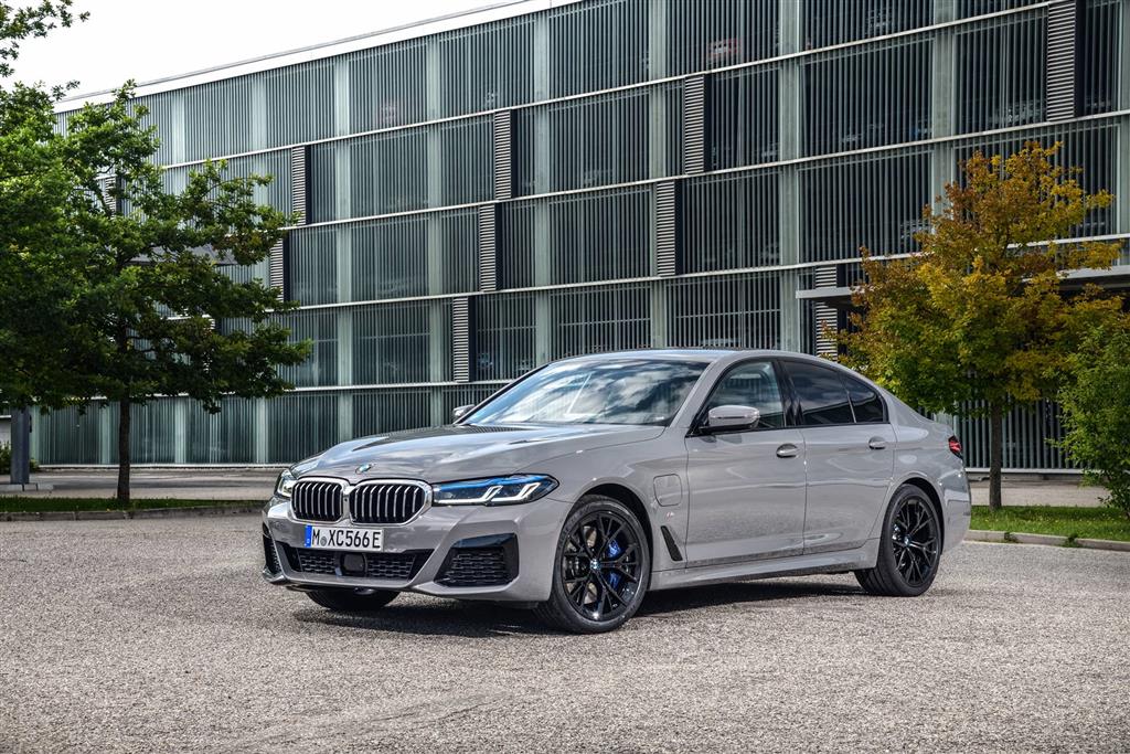 2020 BMW 545E