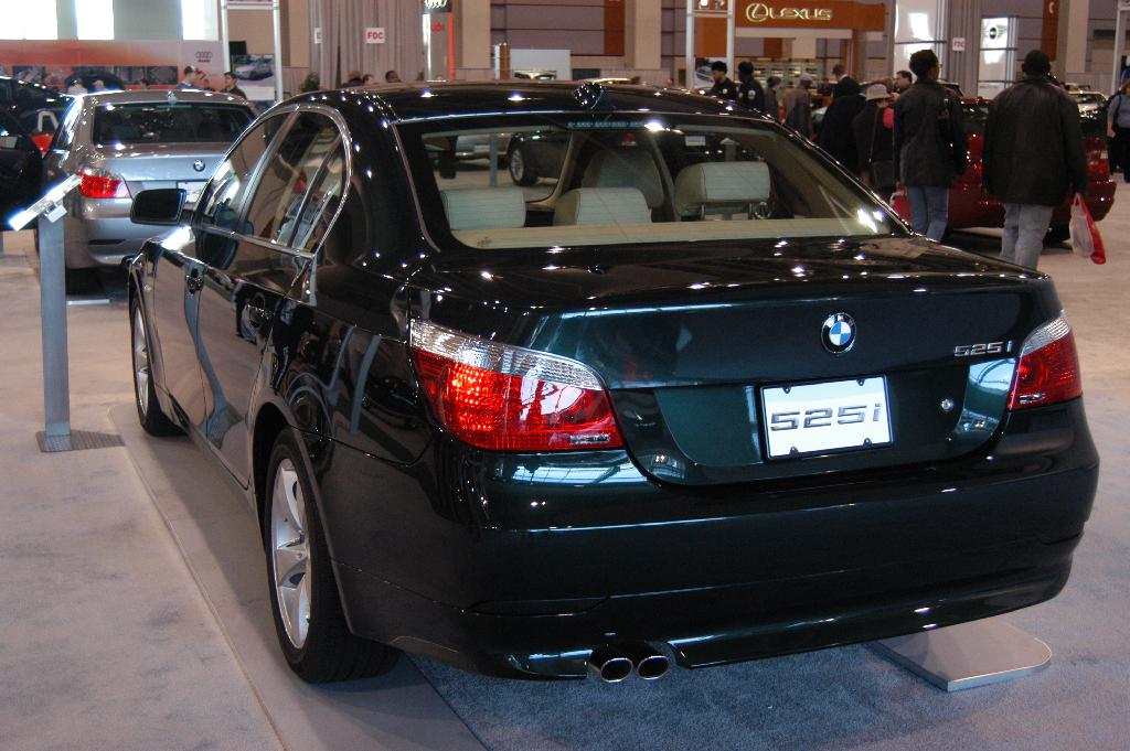 2005 BMW 525i