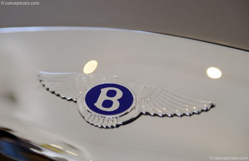2001 Bentley Azure vehicle information
