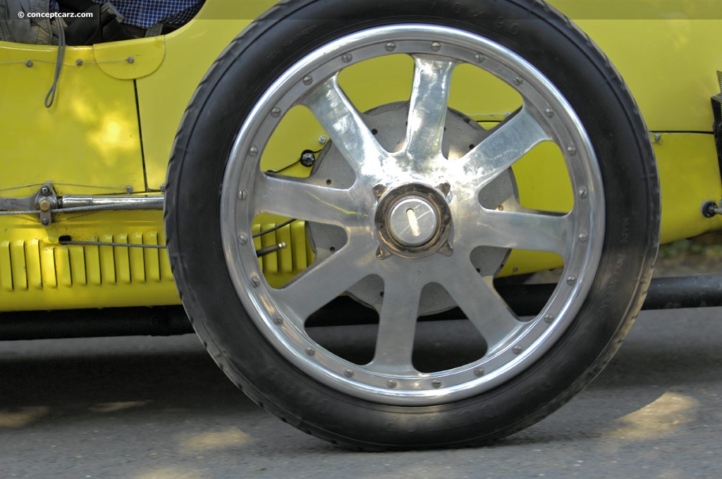 1926 Bugatti Type 37 background image