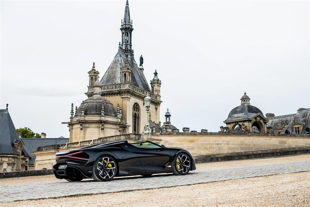 2022 Bugatti W16 Mistral