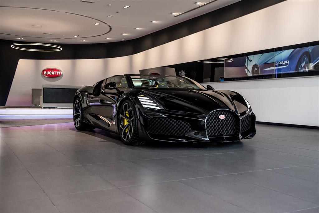 2022 Bugatti W16 Mistral