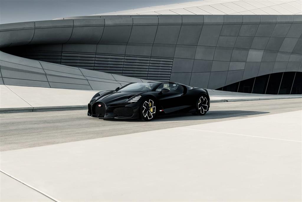 2022 Bugatti W16 Mistral
