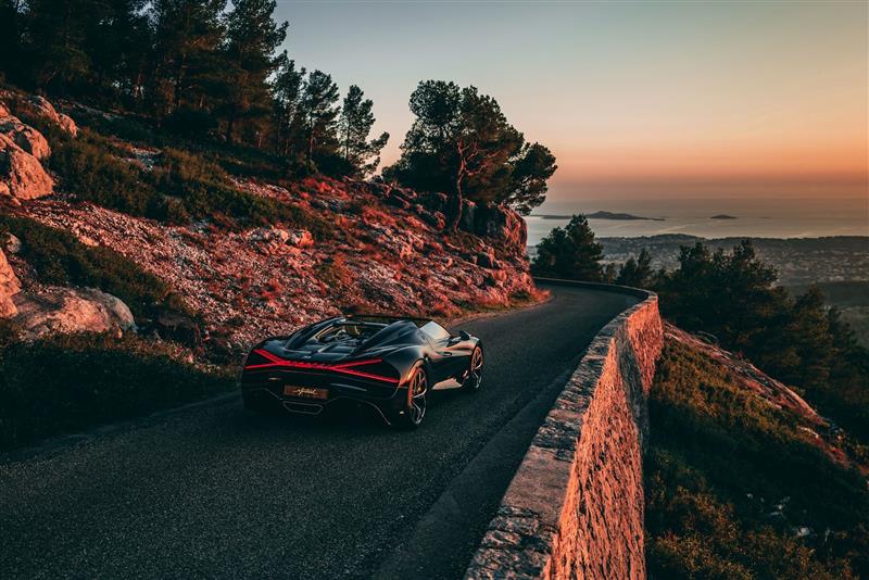 2022 Bugatti W16 Mistral