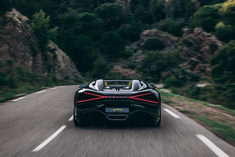 2022 Bugatti W16 Mistral