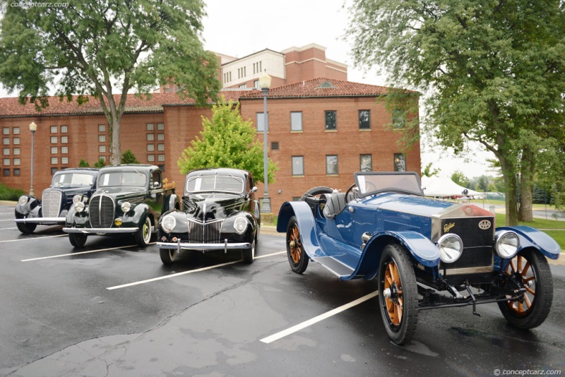 1914 Cadillac Model 30