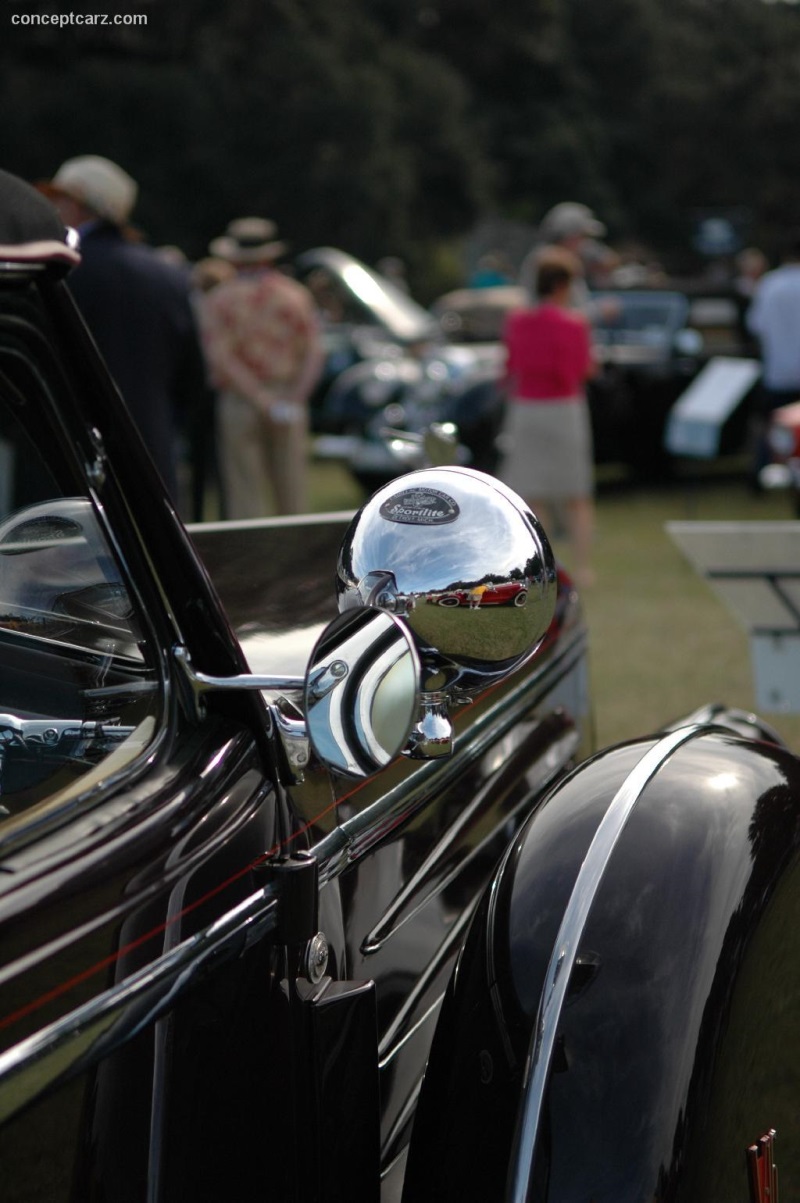 1940 Cadillac Series 90 Sixteen