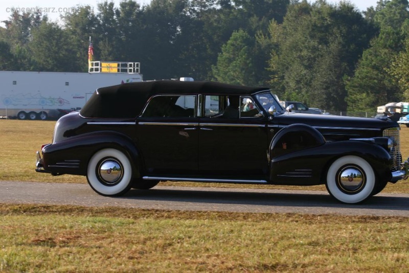 1940 Cadillac Series 90 Sixteen vehicle information