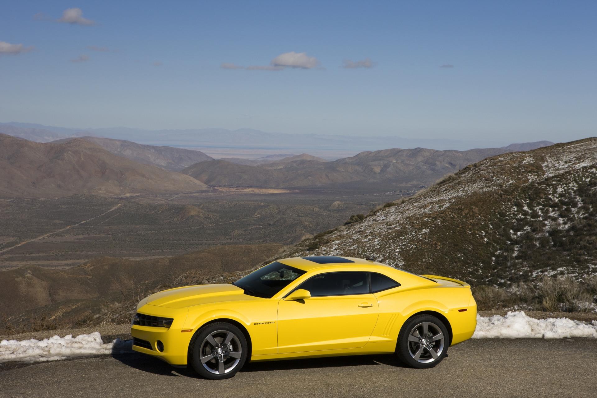 желтый автомобиль Chevrolet Camaro бесплатно