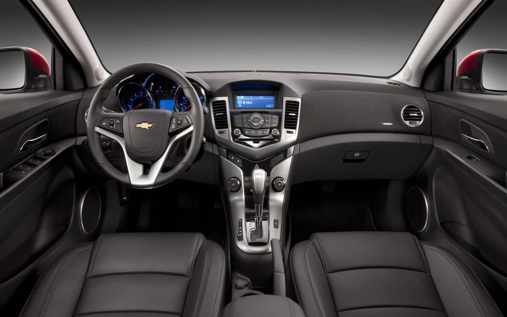 2013 Chevrolet Cruze Image. Photo 9 of 19