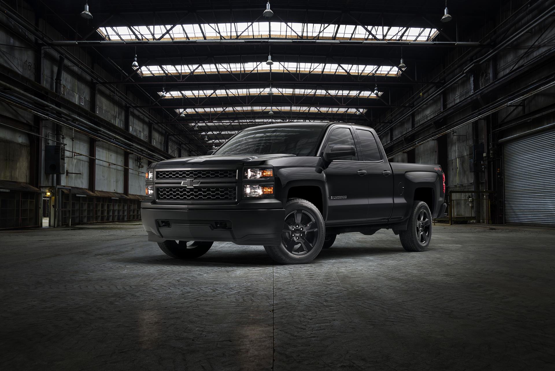 2015 Chevrolet SilveradoBlack Out Special Edition