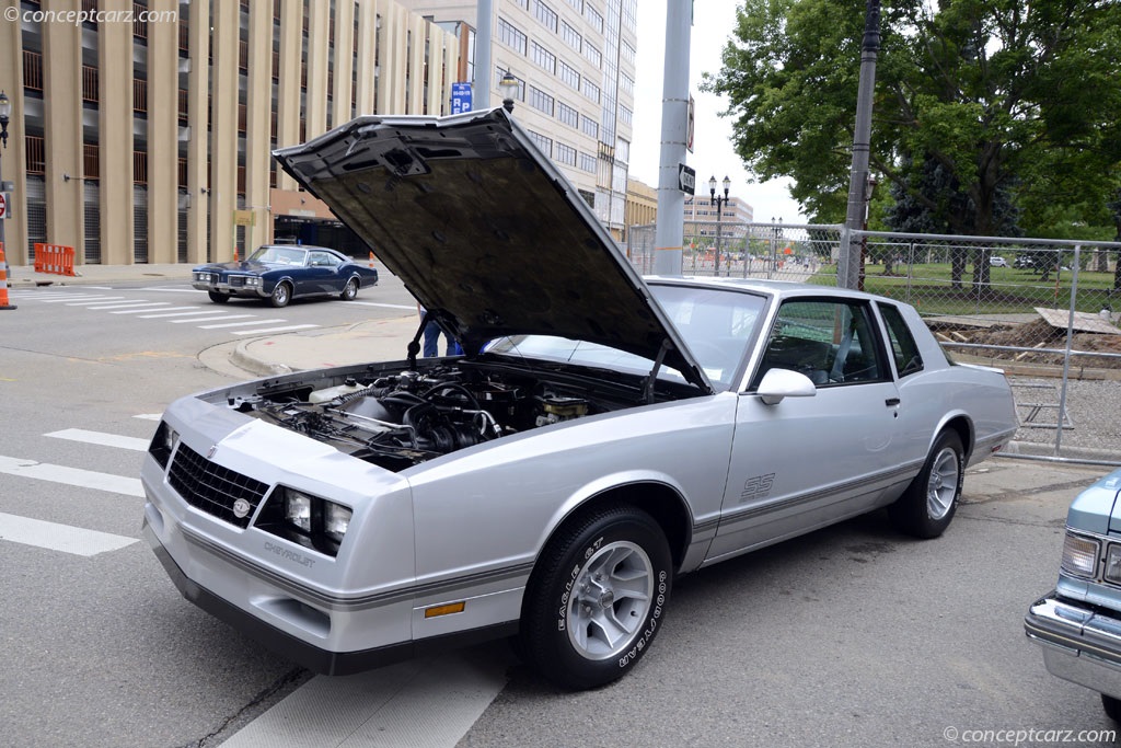 1987 Chevrolet Monte Carlo background image