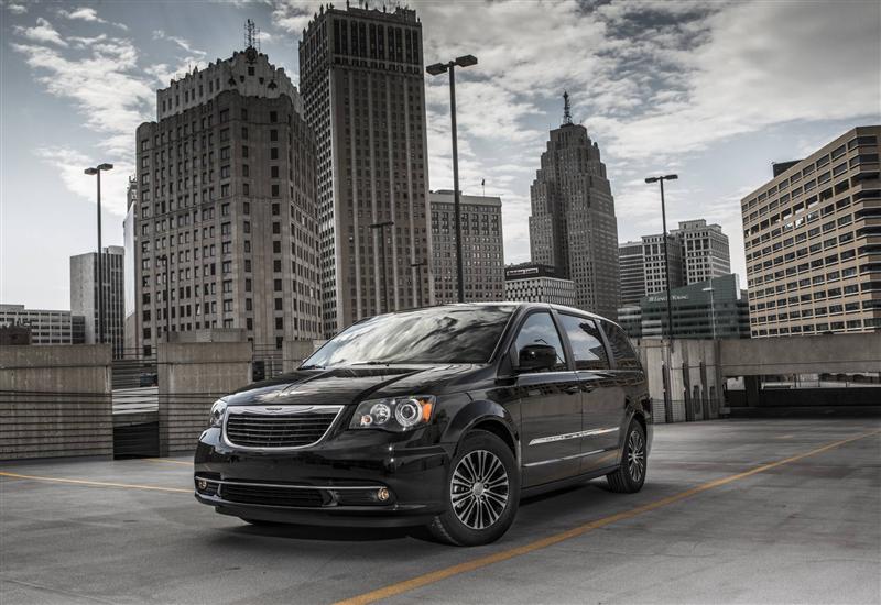 2013 Chrysler Town & Country S