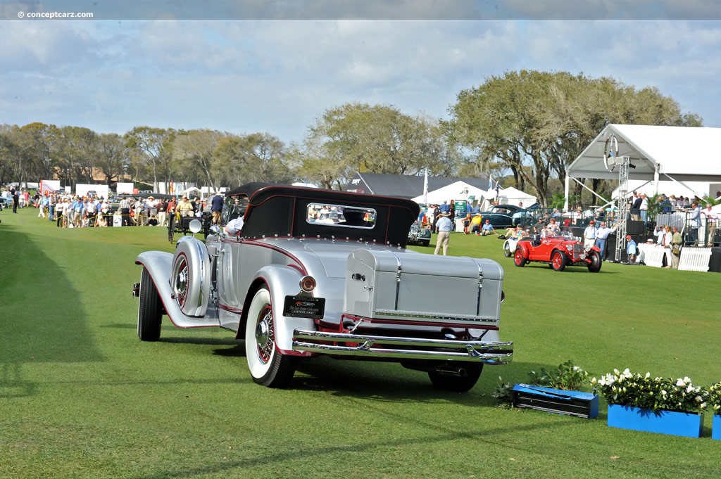1931 Chrysler CG Imperial background image