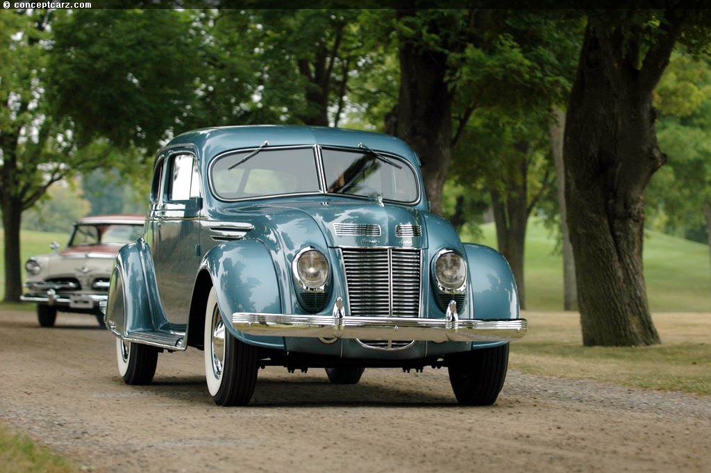 1937 Chrysler Airflow Series C-17