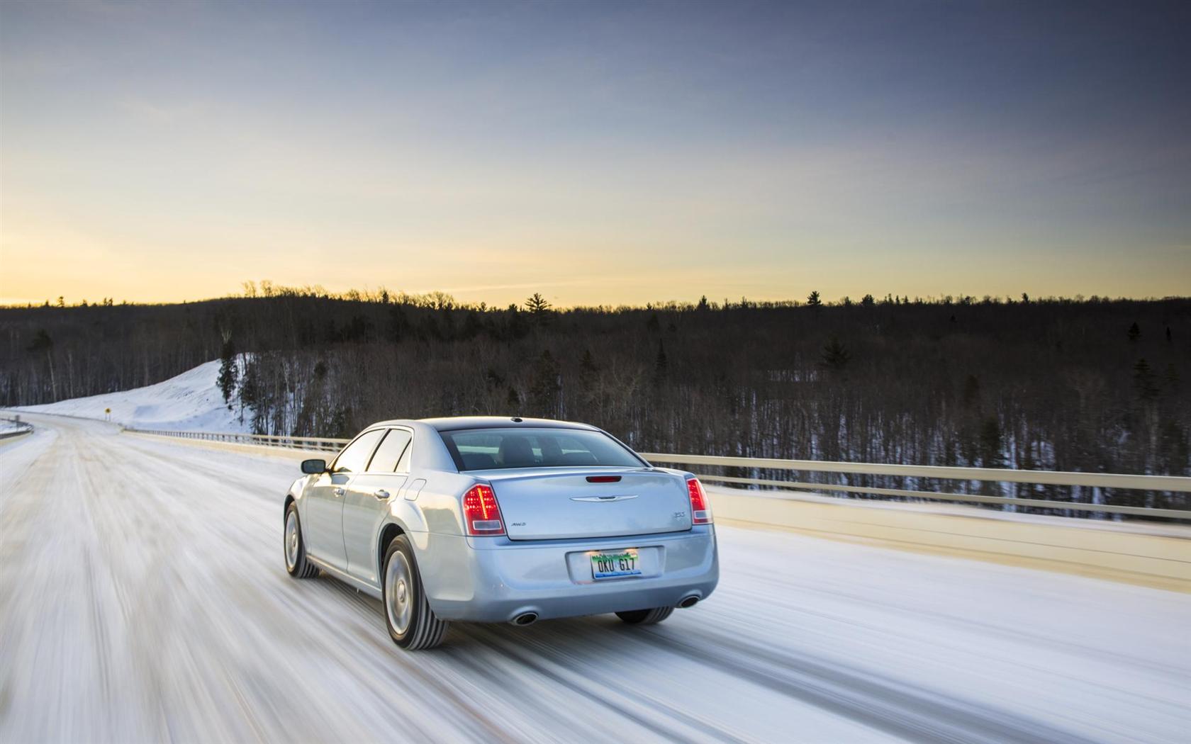 2013 Chrysler 300 Glacier