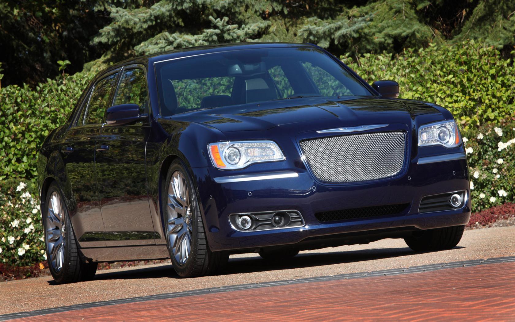 2012 Chrysler 300 MOPAR Luxury
