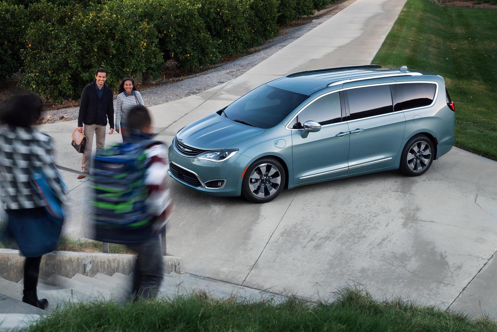 2017 Chrysler Pacifica Hybrid