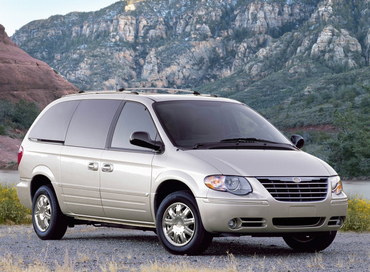 2007 Chrysler Town and Country Image. Photo 4 of 28