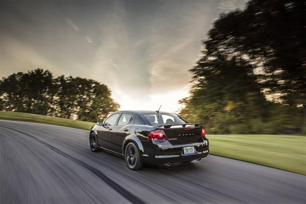 2013 Dodge Avenger Blacktop