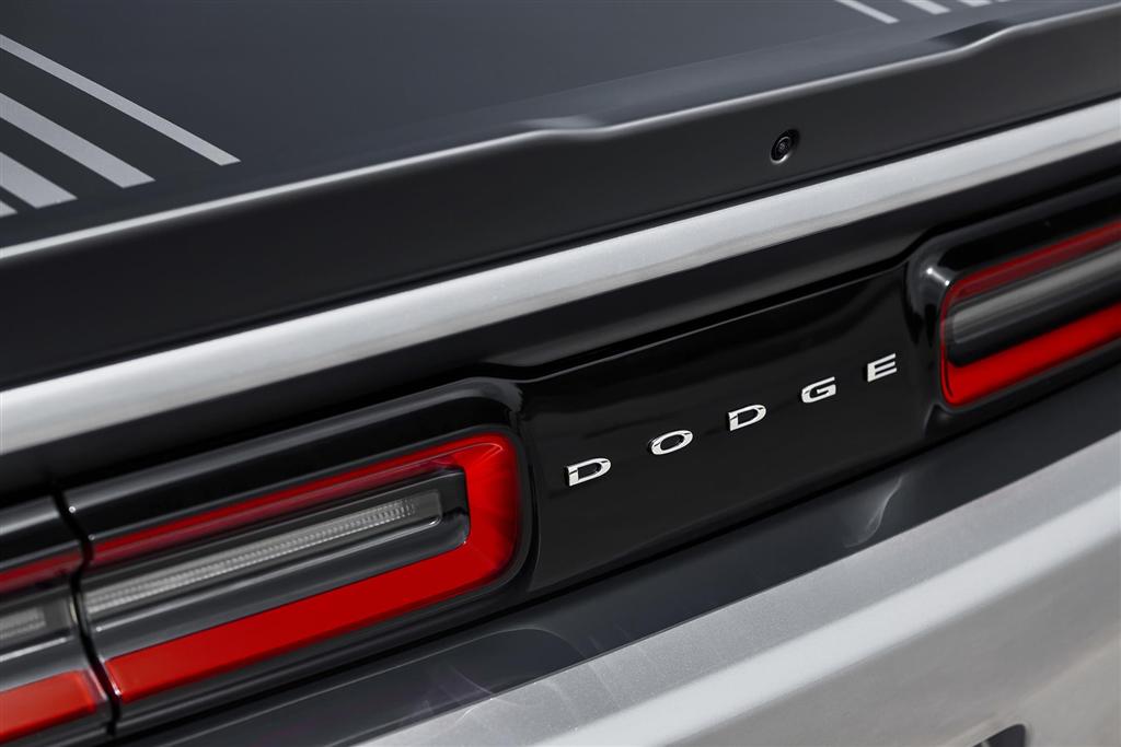 2015 Dodge Challenger RT Shaker