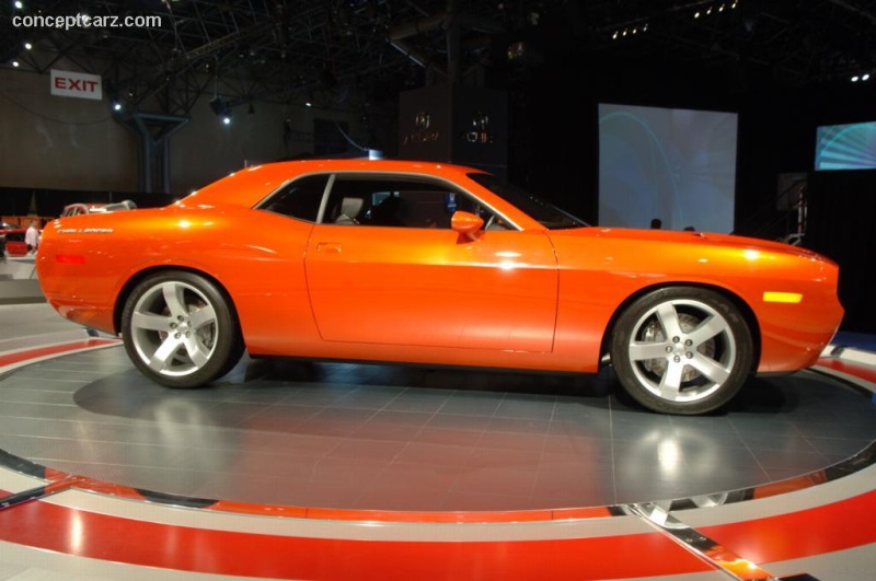 2006 Dodge Challenger Concept