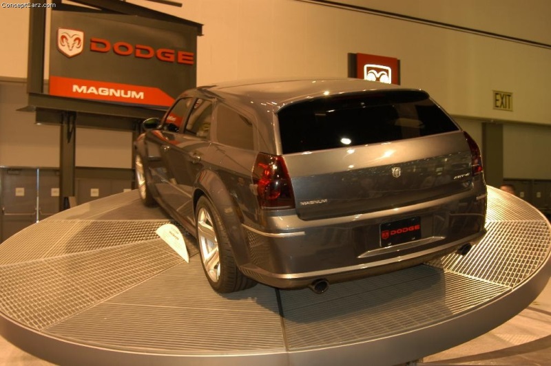 2003 Dodge Magnum SRT 8