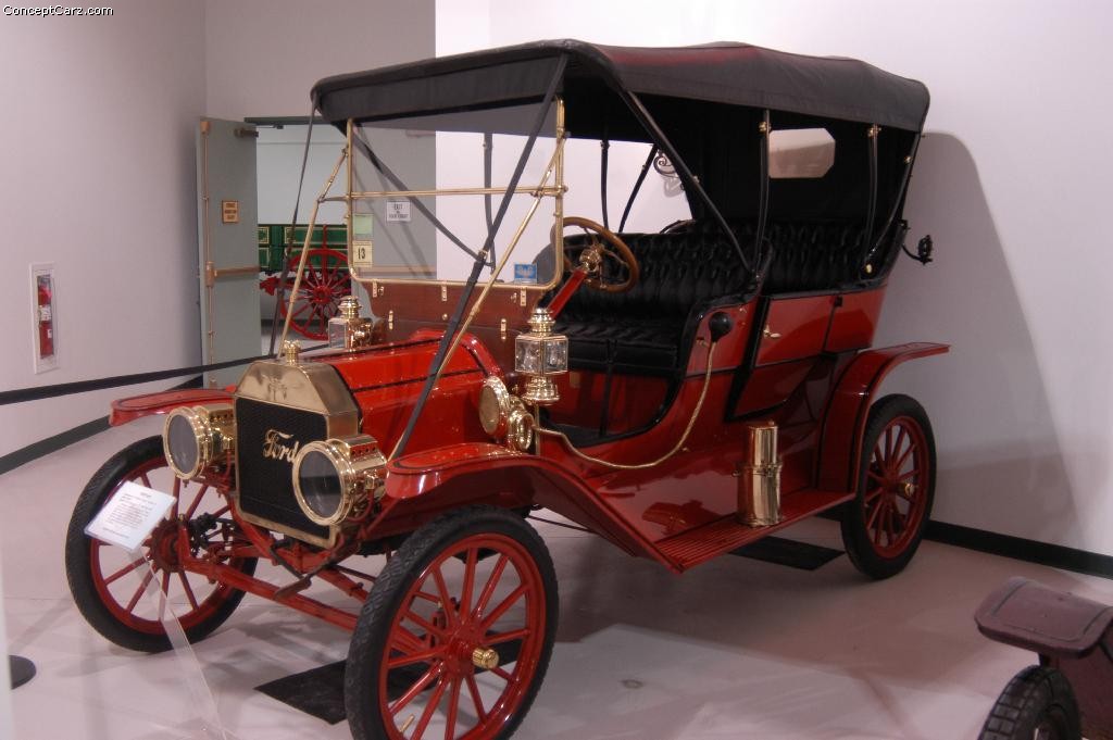 1909 Ford Model T background image
