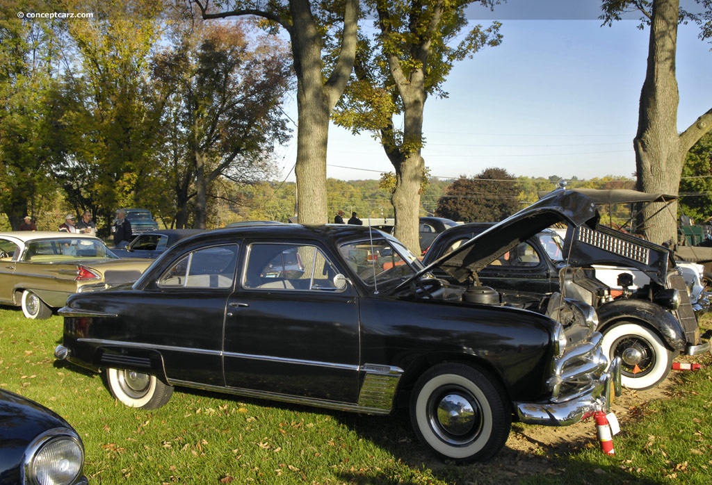 1949 Ford Custom Series photo