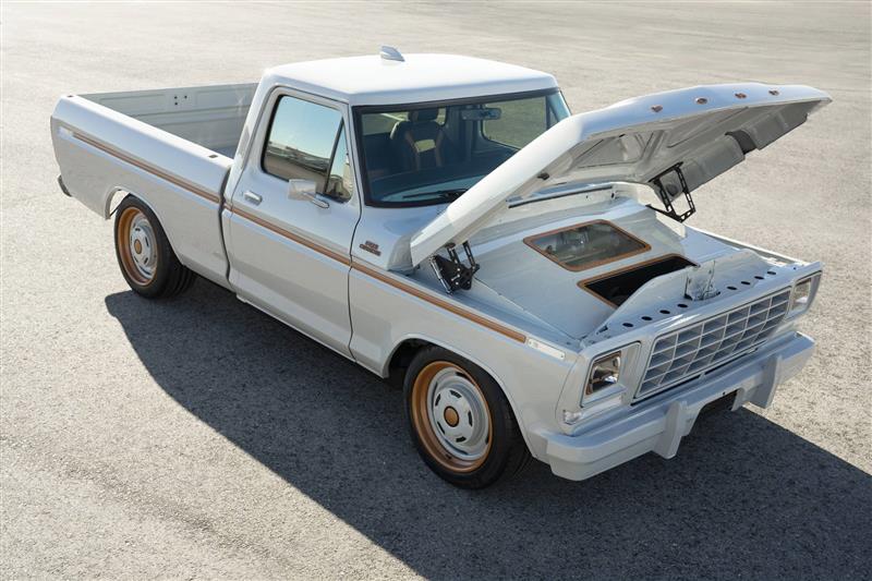 2021 Ford F-100 Eluminator Concept