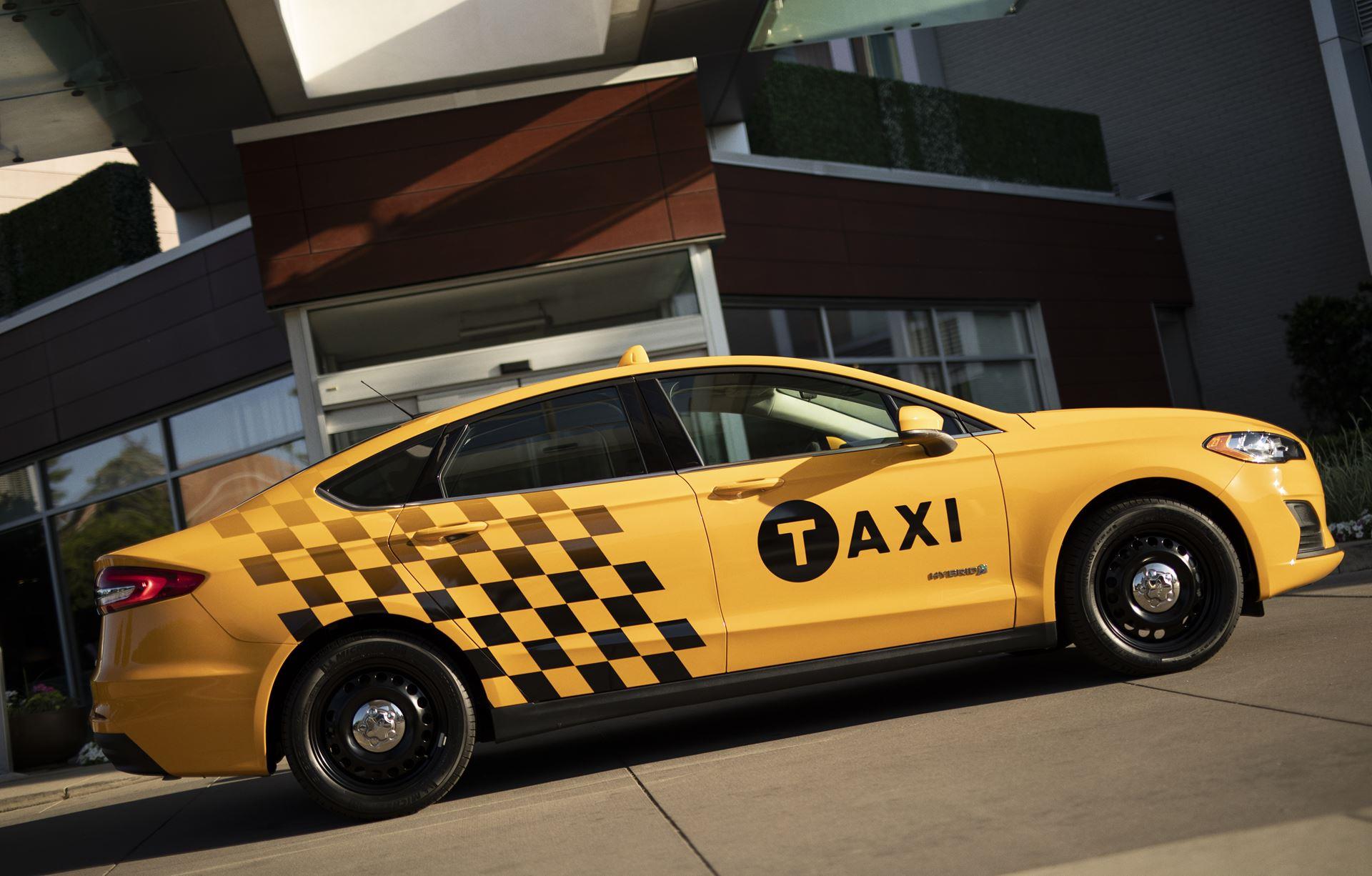 Машины для такси 2024 какие подходят. Машина "такси". Желтое такси. Желтая машина такси. Таха машина.