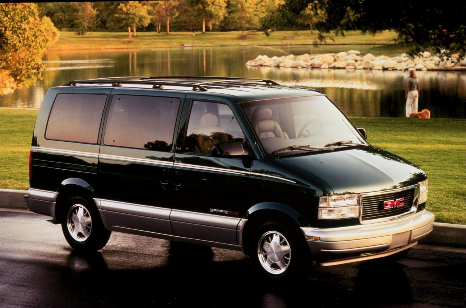 gmc safari van tire size