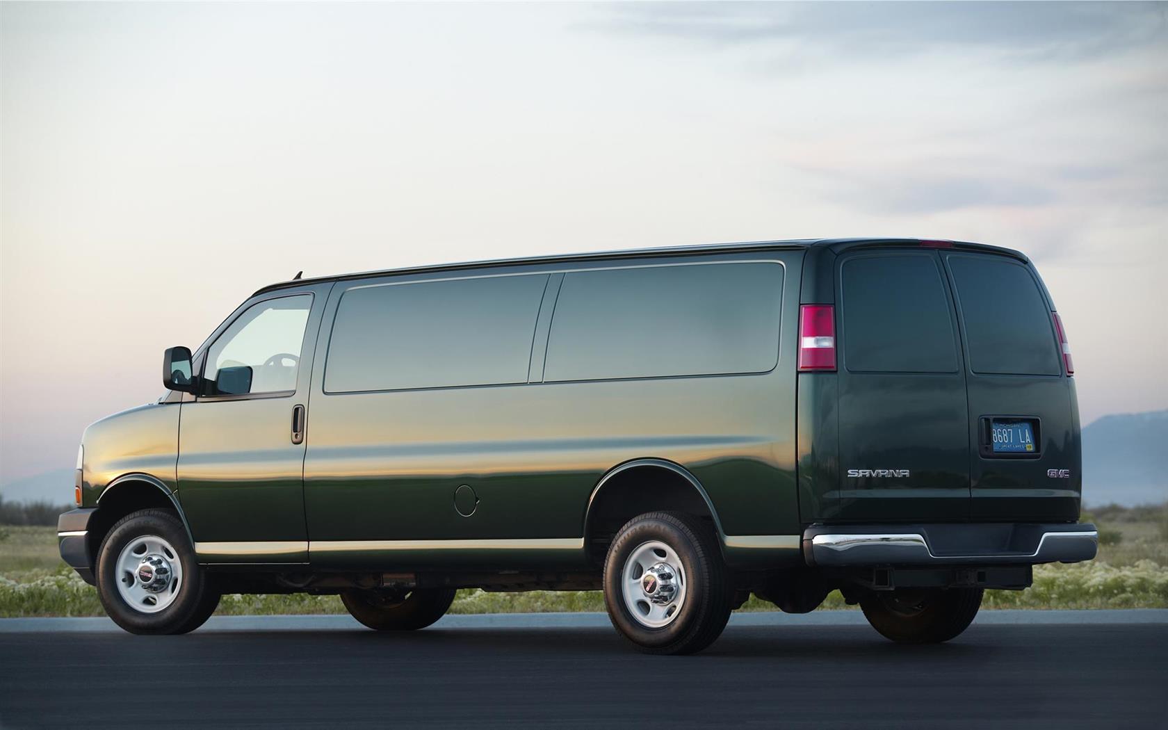 2016 GMC Savana Cargo Van