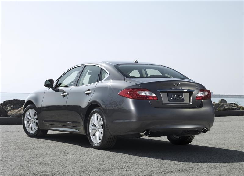 2011 Infiniti M