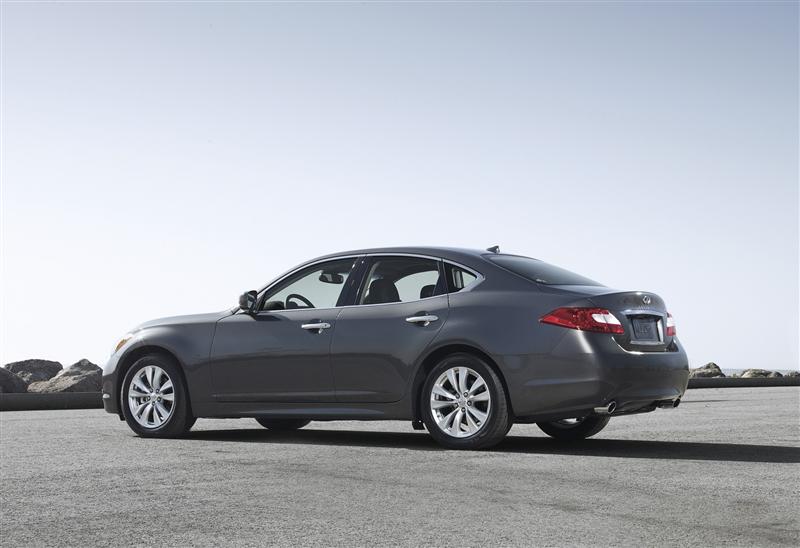 2011 Infiniti M