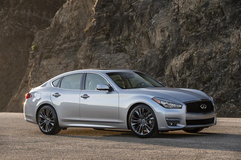 2017 Infiniti Q70