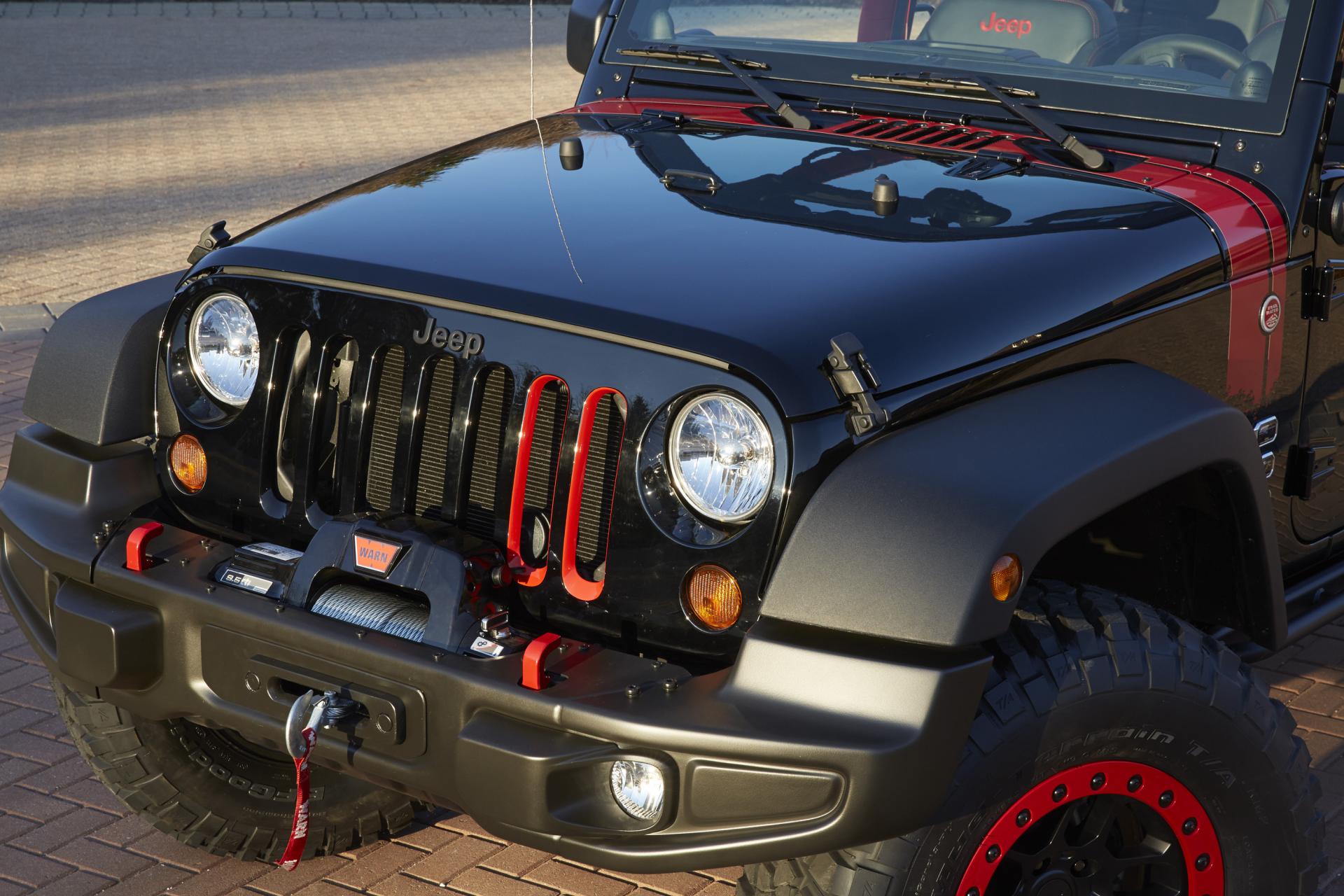 2014 Jeep Wrangler Level Red