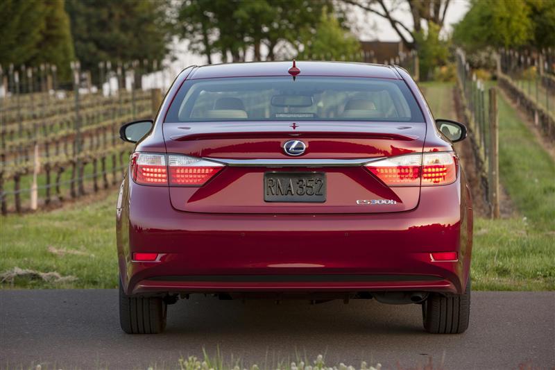 2015 Lexus ES 300h